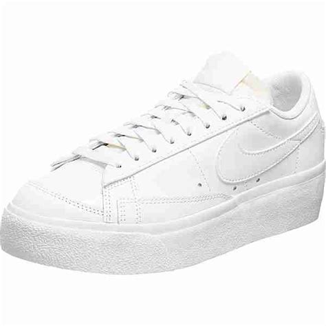 sneaker plateau weiß nike|Nike blazer low platform.